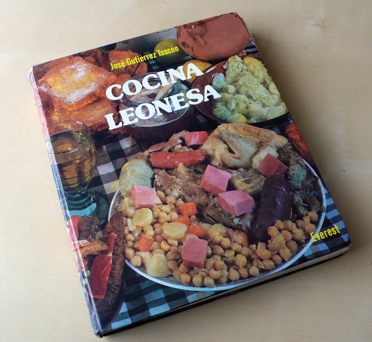 Portada del libro Cocina Leonesa de José Gutiérrez Tascón
